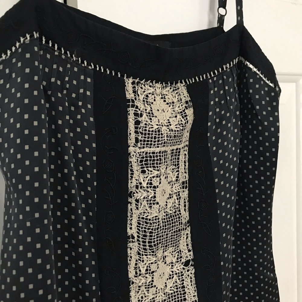 Feminine little top BCBG